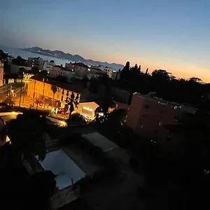 https://petit-t2-4-couchages.fr-provencehotel.com